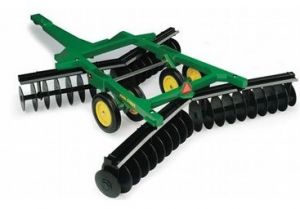 BRI45060M6 - HERSE Circulaire JOHN DEERE Ech:1/16 Compatible avec les articles BRUDER