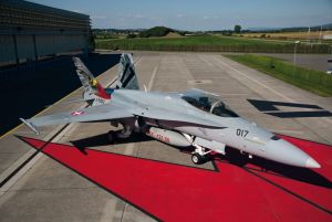 ITA1429 - Avion de chasse F/A 18 Hornet Suisse A.F./RAAF  à assembler et à peindre