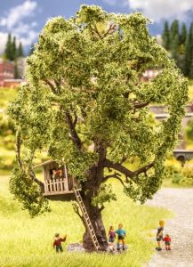 Arbre avec cabane 15 cm