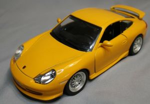 PORSCHE 911  GT3  2011 jaune