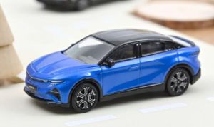 NOREV310995 - ALPINE 390 GTS 2026 Bleu Alpine Vision et Noir