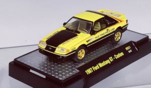 M2M-31500-HS31 - FORD Mustang GT - Custom 1987 jaune MUSTANG PACE CAR sous blister