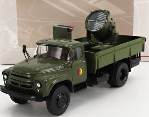 Camionnette verte ZIL 130 NVA AVEC APM 90
