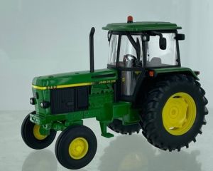 BRI43326 - JOHN DEERE 3350 2WD Limitée 2500 ex.