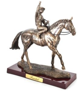 Statue cheval de course – Frankel