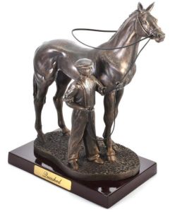 Statue cheval de course – Quashed