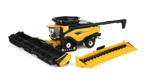 ERT61001 - Moissonneuse-batteuse NEW HOLLAND CR11 avec 2 coupes