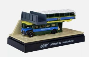 MMX79825 - Bus à double étage du film JAMES BOND 007 - Vivre et Laisser vivre