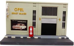 Façade de garage avec trottoir OPEL Ernst Maier dimensions 21cm de long  x 11cm de haut