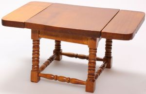 Table de cuisine miniature à rabat pour maison de poupée dimension L12,4 x P8 x H6,2 cm