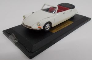 CLASSC1026 - CITROEN DS Reuter cabriolet 4 portes ivoire