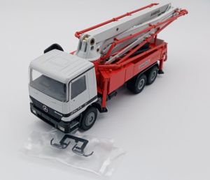 Miniature Conrad 1/50 - Camion Mercedes-Benz Schwing Pompe à Béton KVM 32 XL - Orange