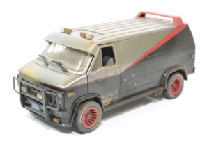 GREEN84112 - GMC Vandura 1983 l'Agence Tous Risques The A-Team (1983-1987) version salie et impactes de balles
