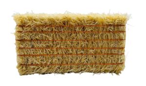 CW0280 - Balle de paille carrée avec ficelle orange - 7,8 x 3,7 x 2,8 cm