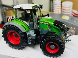 CW0291 - FENDT 728 Vario Nature green