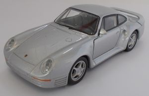 PORSCHE 959 grise modèle à friction