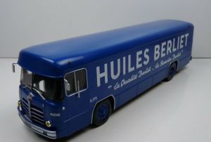 G111A008 - BERLIET PLK8 1955 Bus Huiles Berliet