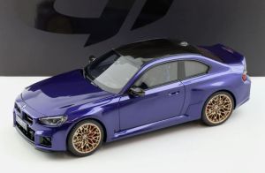 GT552 - BMW M2 CS 2025 Bleu Velvet et violet