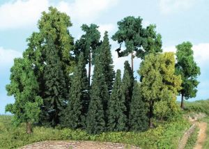 HEK1957 - 20 Arbres et sapins 7-18 cm
