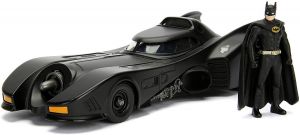 JAD98260 - BATMOBILE 1989 avec figurine Batman incluse