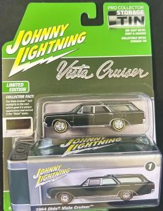 JLCT016B-A - OLDS Vista Cruiser 1964 Vert de la série COLLECTOR TINS 2025 sous blister