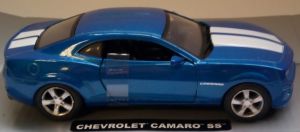 CHEVROLET Camaro bleu à bandes blanches