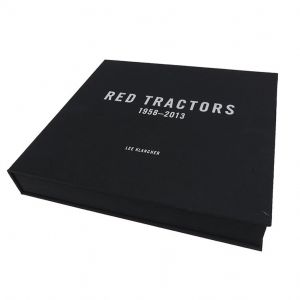 OCT74716 - Livre sur les Tracteurs Rouge 1958-2013 384 Pages - TEXTE EN ANGLAIS