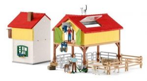 SHL42407 - Ferme avec étable et animaux