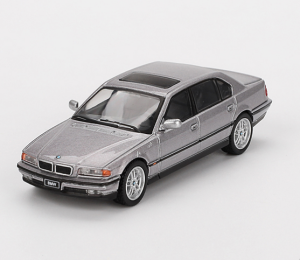 MGT00792-L - BMW E38 750 IL Aspen Argent métallique 2000 LHD