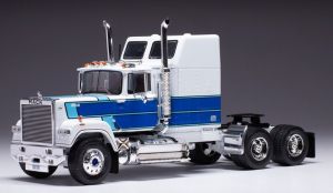 IXOTR165.22 - MACK Superliner Magnum 6x4 1985 blanc et bleu