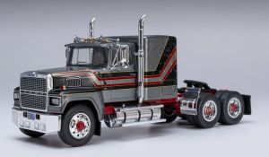 IXOTR222.22 - FORD LTL-9000 6x4 1978 gris et rouge