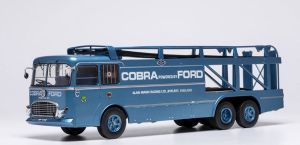 IXOTTR041.22 - FIAT séries 306/2 6x2 1956 Transporteur Bartoletti - FORD COBRA Bleu