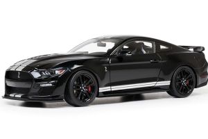 IXO-U18RDC002-FO - FORD Mustang Shelby GT500 2022 Noir avec bandes blanches