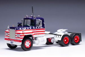 IXO-U43TR001 - MACK R Series 6x4 1966 avec etoiles et bandes Rouge bleu et blanc - USA EDITION