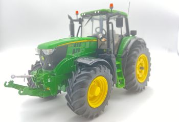 CW0172 - JOHN DEERE 6195M précision (avec relevage avant PMA- pneus et des détails)