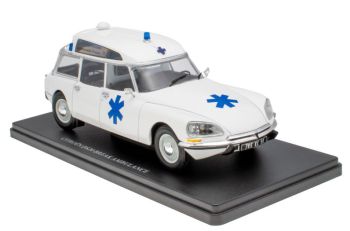 G111V027 - CITROEN DS20 break ambulance 1974