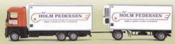 AWM53323 - RENAULT Magnum AE520 porteur 3 Essieux  Avec remorque 2 Essieux frigorifique "HOLM PEDERSEN" Ech:1/87