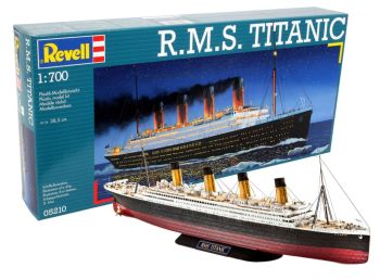 REV05210 - R.M.S. Titanic à assembler et à peindre