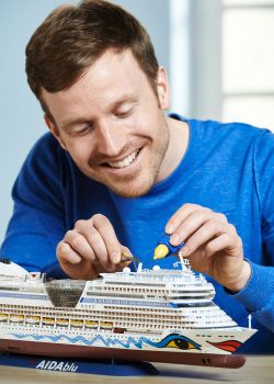 REV05230 - Navire de croisière AIDAblu à assembler et à peindre