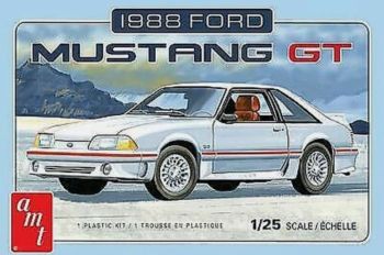 AMT1216M/12 - FORD Mustang GT 1988 à assembler et à peindre