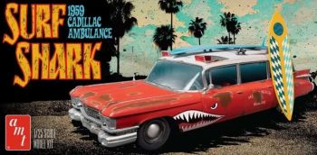 AMT1242/12 - CADILLAC Ambulance 1959 -Surf Shark à assembler et à peindre