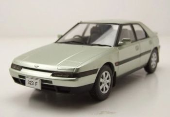 WBXWB124259 - MAZDA 323F 1989 vert clair