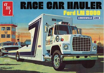 AMT1316/06 - FORD LN 8000 remorqueur pour voiture de course à assembler et à peindre