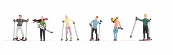 NOC15827 - 6 Skieurs avec accessoires