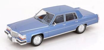 MOD18252 - CADILLAC Fleetwood Brougham 1982 Bleu clair métallique