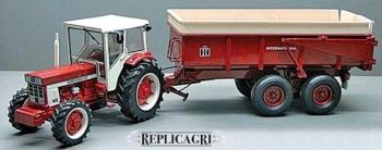 REPACA2013 - Tracteur série spéciale Chartre 2013  IH 946 avec benne IH 425 2 essieux accompagné d'une figurine édité à 2000 pièces