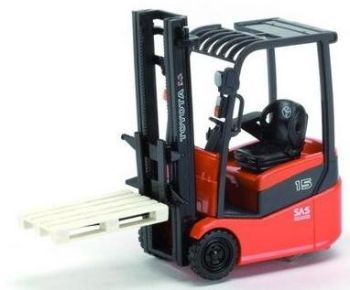 ROS00171 - Chariot élévateur TOYOTA avec 1 palette Ech:1/23