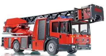 WIK77332 - Camion MERCEDES de pompiers grande échelle METZ Ech:1/43