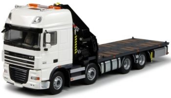TEK63437 - DAF XF105 SSC 8x4 porteur Avec grue "HIAB"