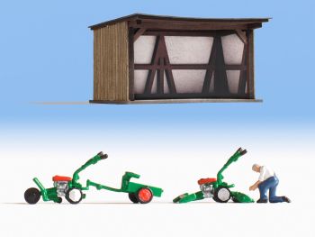 NOC12041 - Personnage avec motoculteurs et cabanon